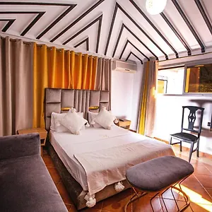 riad-douirtna-1.marrakeshhotelsmorocco.com/