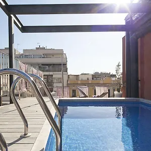 https://apartment-barcelona-rentals-pool-terrace-in-city-center.catalonia-hotels.com